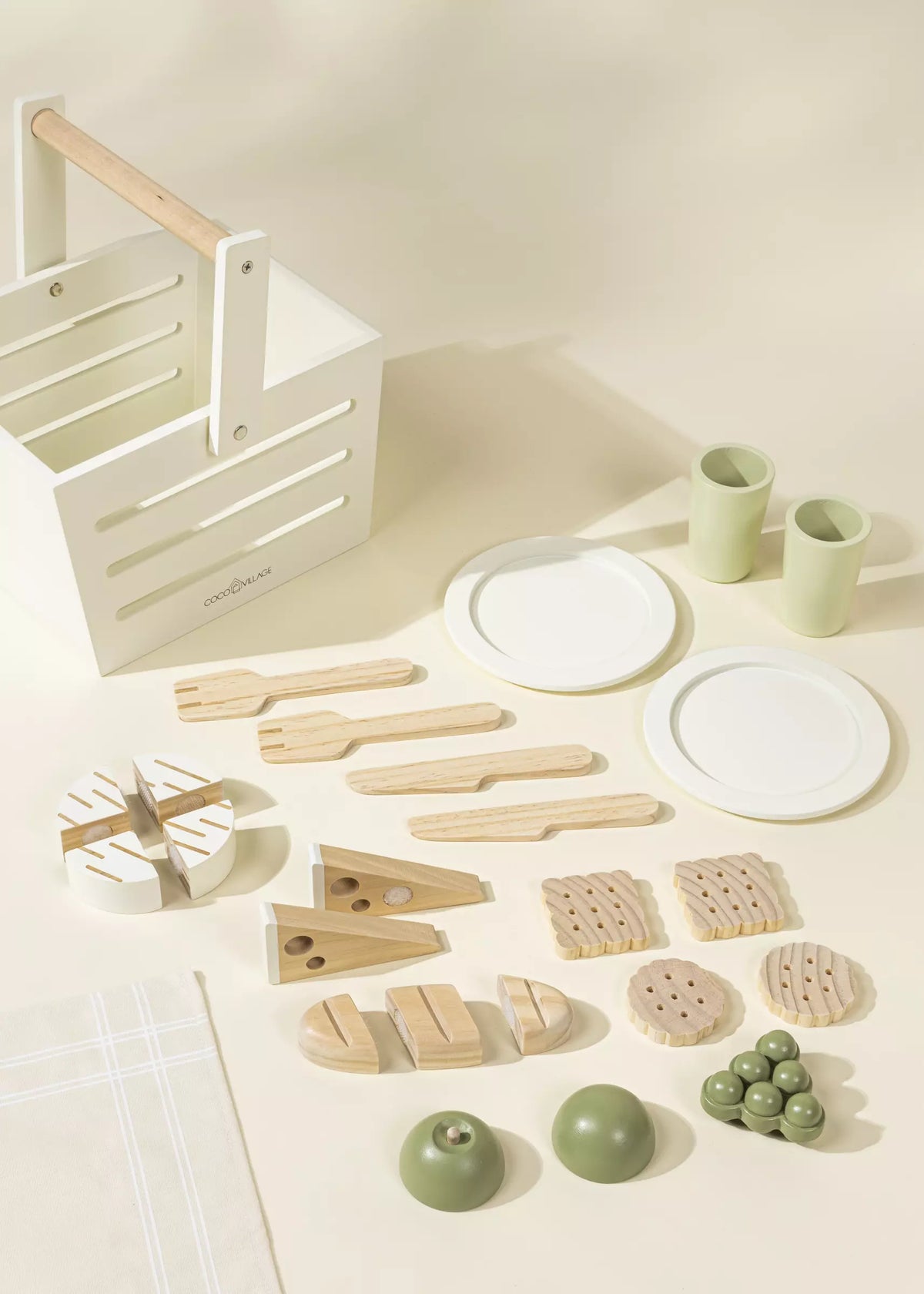 WOODEN PICNIC PLAYSET AND ACCESSORIES